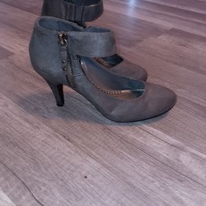 Hot kiss heels